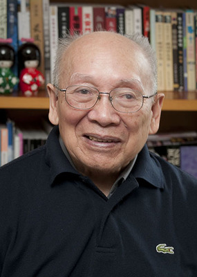 老年作家笔下的世界：岁月沉淀的故事与智慧